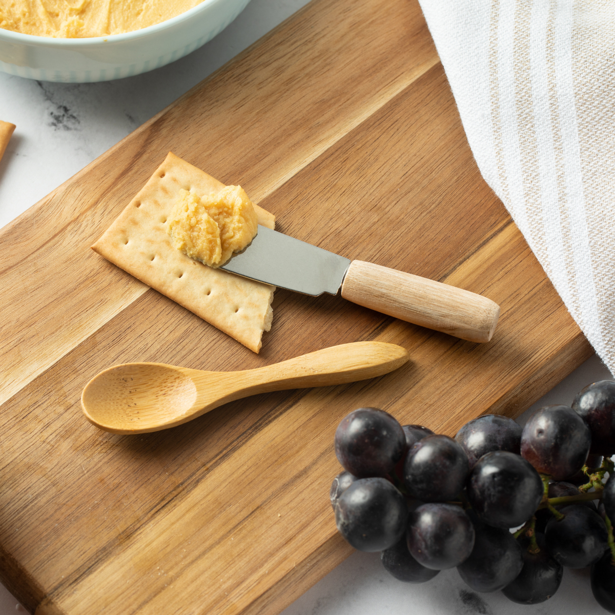 Jocelyn & Co. Mini Spreader — board or accessory